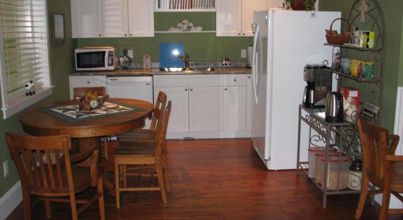 Chesterfield Inn Κελόουνα  Εξωτερικό φωτογραφία