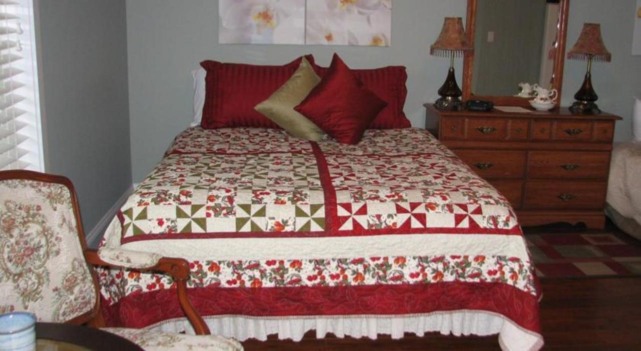 Chesterfield Inn Κελόουνα  Δωμάτιο φωτογραφία
