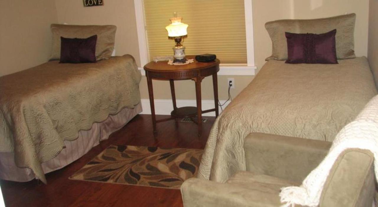 Chesterfield Inn Κελόουνα  Δωμάτιο φωτογραφία