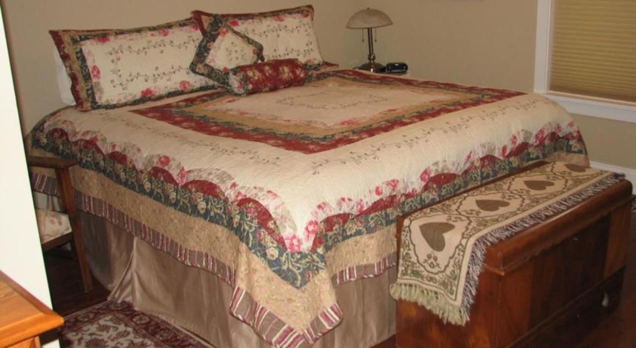Chesterfield Inn Κελόουνα  Δωμάτιο φωτογραφία